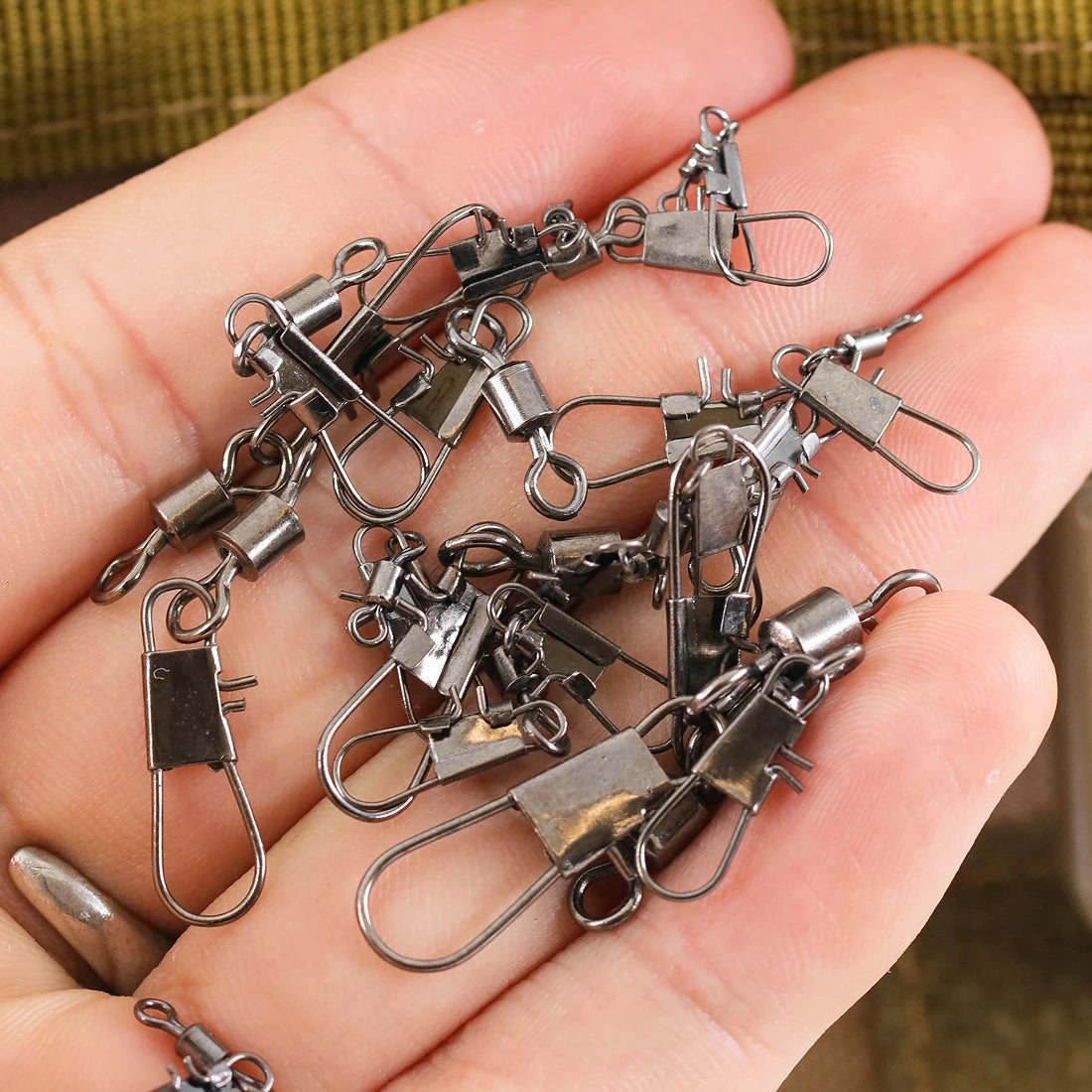 FishTrip Fishing Swivel Snap Interlock Snap with Rolling Swivel 50 100Pack Stainless Steel Cross Lock Snap Sea Fishing Connector